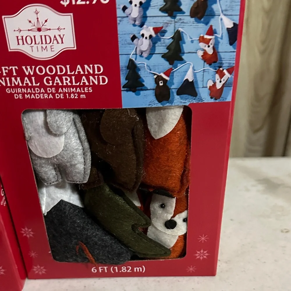 Holiday Time Festive Animal Garland with Green and Brown Set of 4 NIB
